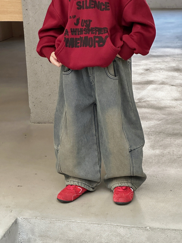 Laste džinipüksid fliisvooderdusega, vaba lõigatud sirge paigutus, 85% puuvill, pehme viimistlus, keskmine talje