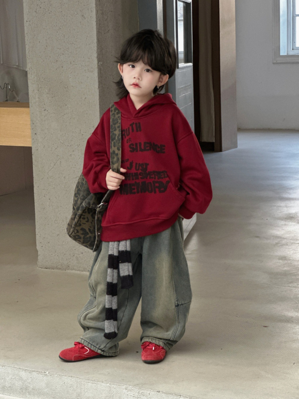 Laste džinipüksid fliisvooderdusega, vaba lõigatud sirge paigutus, 85% puuvill, pehme viimistlus, keskmine talje