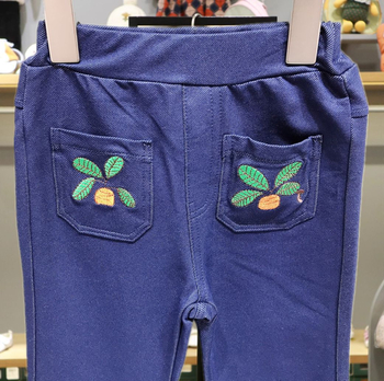 Koreal stiilis laste trikootpüksid puuvillast, denim-efektiga, keskmise talje elastne vöö, ühes värvitoonis, sobib 3–8-aastastele tüdrukutele