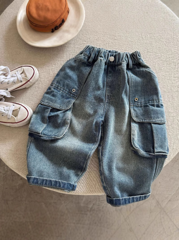 Vaikų džinsai su vidutine juosmens juosta ir guminiu dirželiu, medvilnės džinsinis audinys, švelnus paviršius, rudens 2025