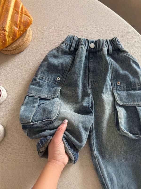 Vaikų džinsai su vidutine juosmens juosta ir guminiu dirželiu, medvilnės džinsinis audinys, švelnus paviršius, rudens 2025