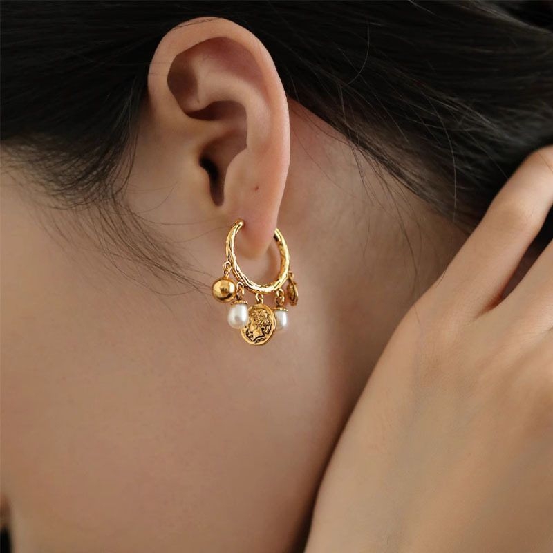 Овеци от мед със пискюли, геометричен дизайн, средновековен стил, електроплатинация, зимно издание 2025