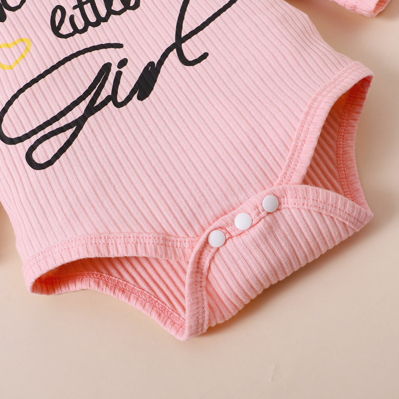 Kolmese tütarlapse kostüüm: pitsiline pikkade varrukatega top, seelik ja vöö; polüester; tähtedega muster; vastsündinutele (0–12 kuud)