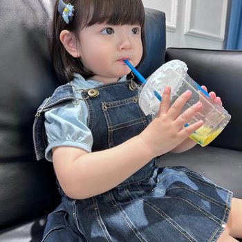 Set din două piese pentru fetițe: tricou din bumbac cu mâneci scurte în stil coreean și fustă din denim cu bretele – vârsta 3–8 ani, vară