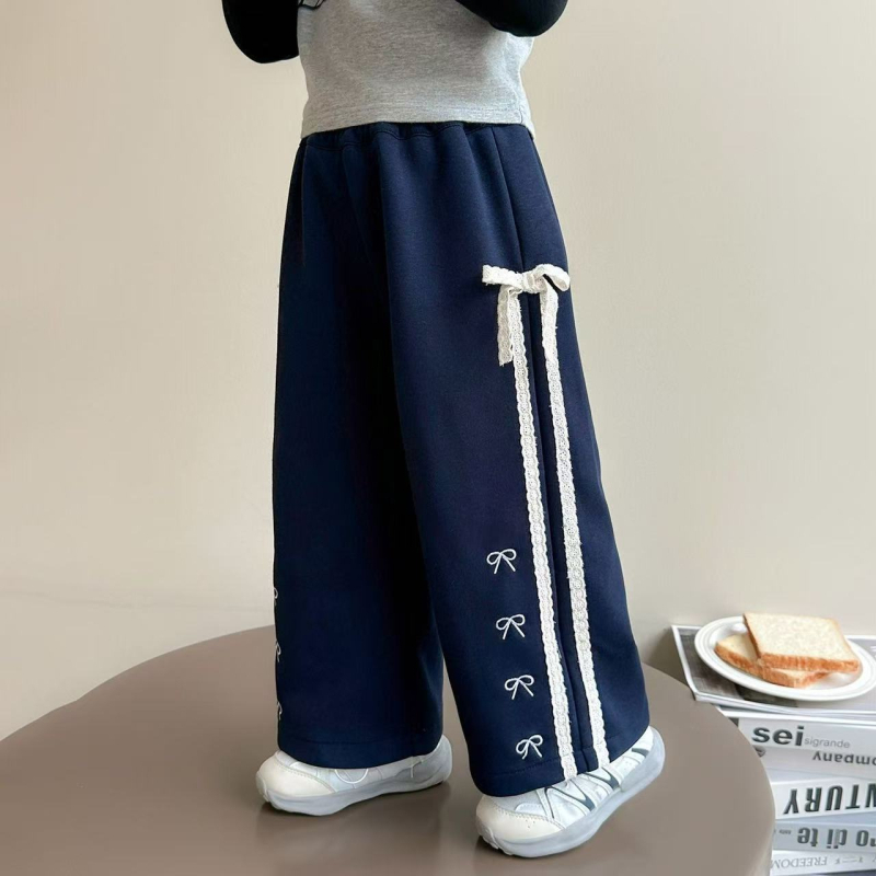 Pantaloni copii leisure, croială dreaptă, cu detaliu funda, poliester cu elastan 85%, talie medie