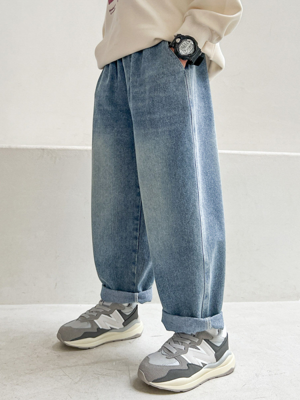 Vaikų džinsai su tiesia kojų linija, laisvalaikio stilius, medvilnė 62.2%, vidurinė juosta su elastine juosta, ruduo 2025