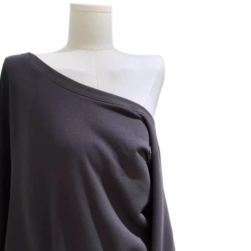 Top od pamuk–kapok smjese, dugi rukavi, ležeran kroj, pulover stil, jedinstven uzorak