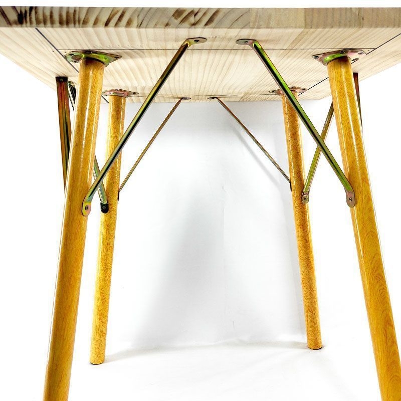 Nagnuta potpora noge blagovaonskog stola, željezo, moderni minimalistički stil, trokutasti podržavač