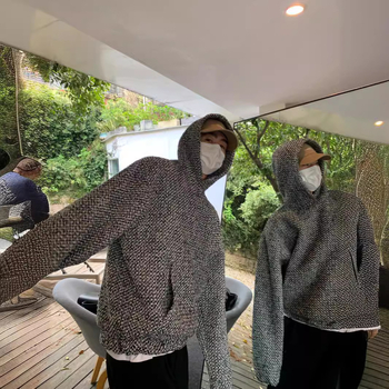 Muški hoodie pulover – udoban kroj, dugi rukavi, okrugli izrez, poliester 96%+, bočne džepove