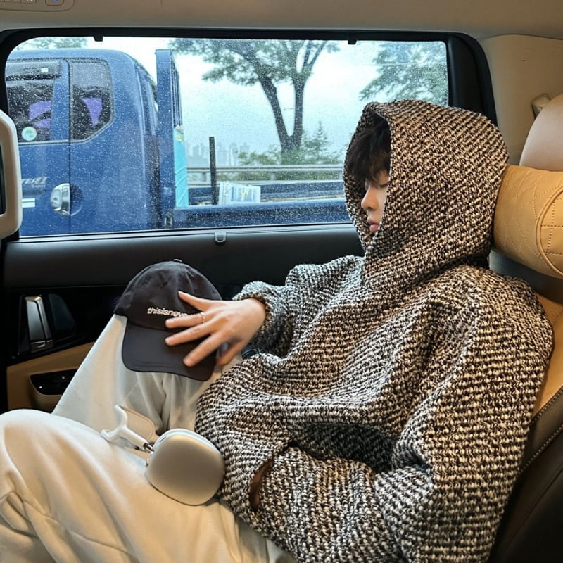 Muški hoodie pulover – udoban kroj, dugi rukavi, okrugli izrez, poliester 96%+, bočne džepove