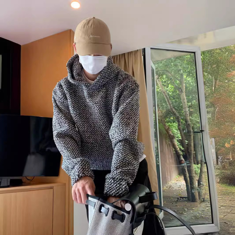 Muški hoodie pulover – udoban kroj, dugi rukavi, okrugli izrez, poliester 96%+, bočne džepove