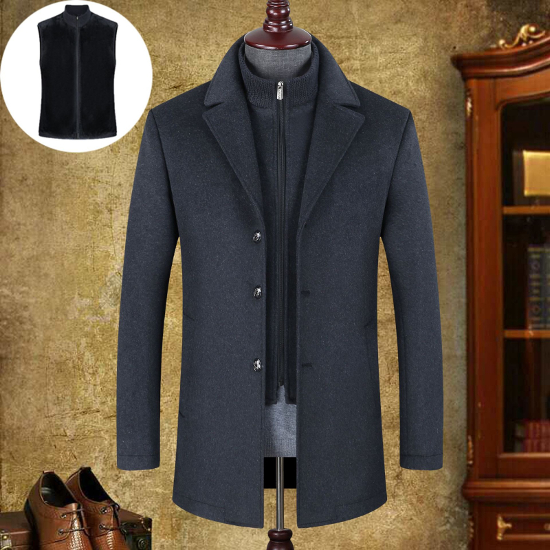 Vilnonis korduro paltas su stovinčiu kaklu, vidutinio ilgio, prigludęs kirpimas, sustorėjęs