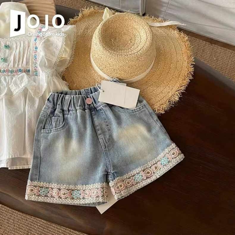 Ženski ljetni dvodijelni set: top s volanima i traper šorc