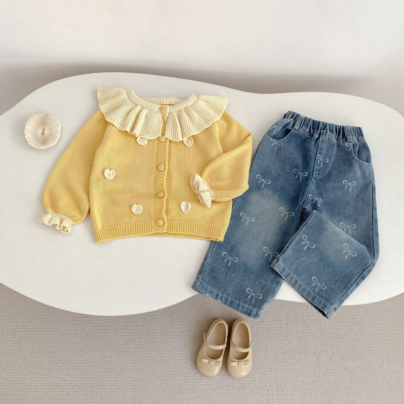 Dječje hlače za djevojčice, denim stil, pamuk 85%, 3/4 dužine, izribani rubovi, elastični pojas, proljeće–jesen
