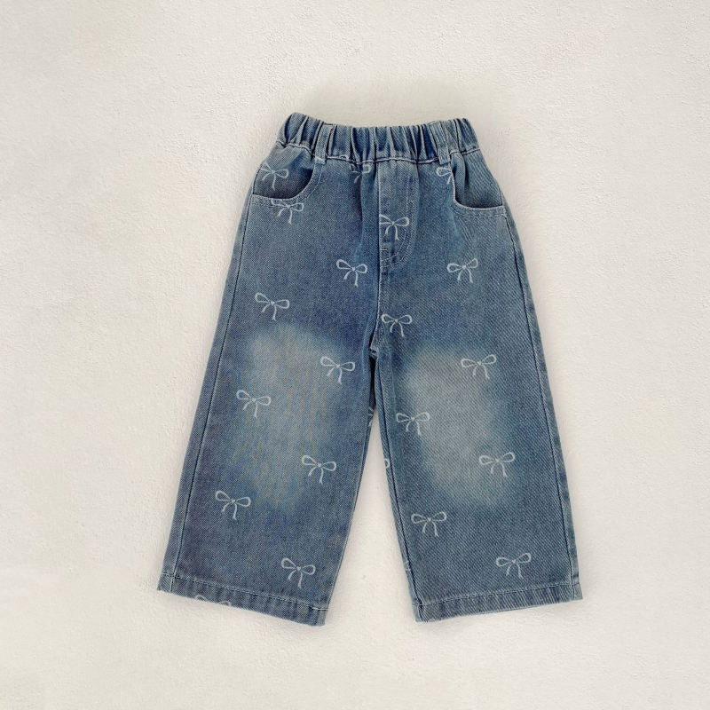 Dječje hlače za djevojčice, denim stil, pamuk 85%, 3/4 dužine, izribani rubovi, elastični pojas, proljeće–jesen