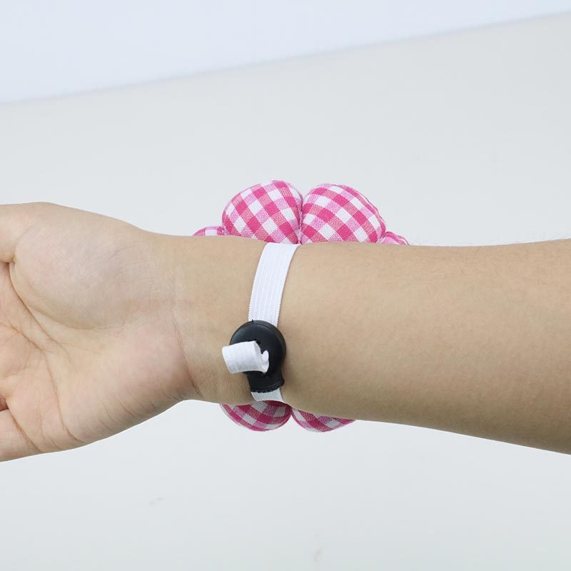 Kumpio formos siuvimo adatų laikiklis – DIY adatų įdėjimas ir siūlų laikymas, riešo pagalvėlė, animacinio stiliaus, prekės ženklas D&D, pakuotė 1 vnt, bruto svoris 0,028 kg