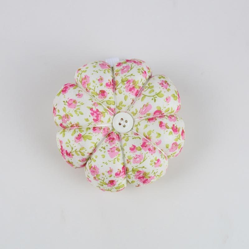 ķirbja formas šūšanas adatu turētājs – DIY adatu ievietošana un diegu uzglabāšana, plaukstas locītavas spilvens, karikatūru stils, zīmols D&D, iepakojums 1 gab., bruto svars 0,028 kg