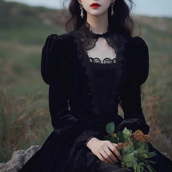 Hepburni stiilis polüesterist kleit, ühevärviline, midi A-liin, pikkade varrukatega