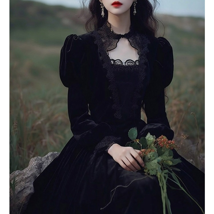 Hepburni stiilis polüesterist kleit, ühevärviline, midi A-liin, pikkade varrukatega