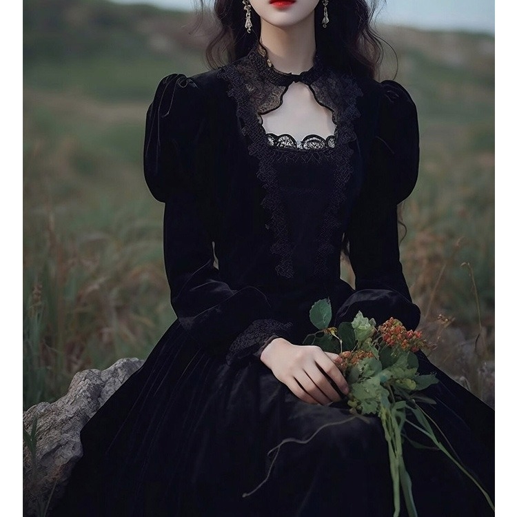 Hepburni stiilis polüesterist kleit, ühevärviline, midi A-liin, pikkade varrukatega