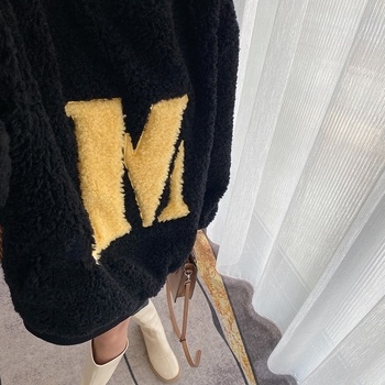 Naiste paks polüestri fliisi sviiter kirjaga musteriga, vaba lõige, ümmarguse kaelusega, pikad varrukad