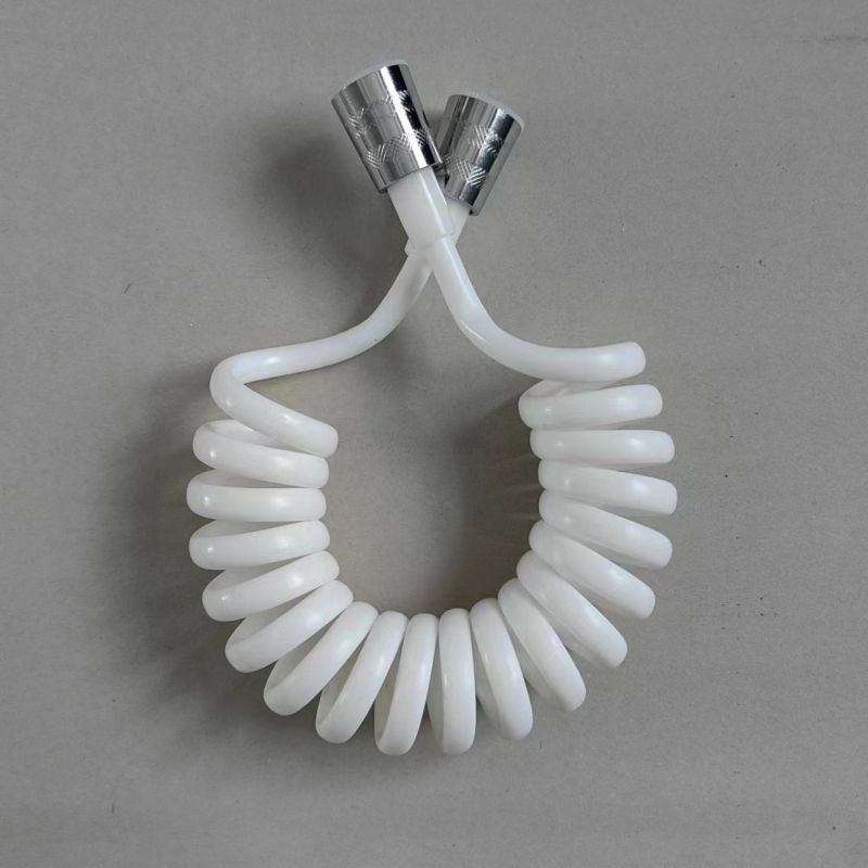 Όπλο ψεκασμού για τουαλέτες με σωλήνα PU, σπειροειδής εγκατάσταση, τηλεσκοπικός σχεδιασμός, μοντέρνο μινιμαλιστικό στυλ