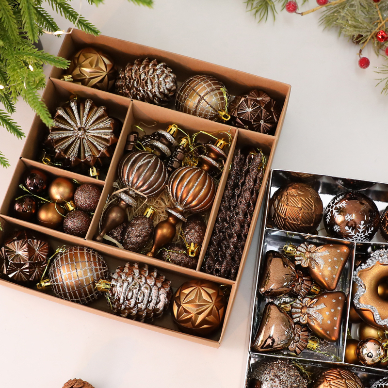 Пластмасов комплект боядисани коледни топки за елха – украса за Коледа, полу ръчна и полу-механична изработка