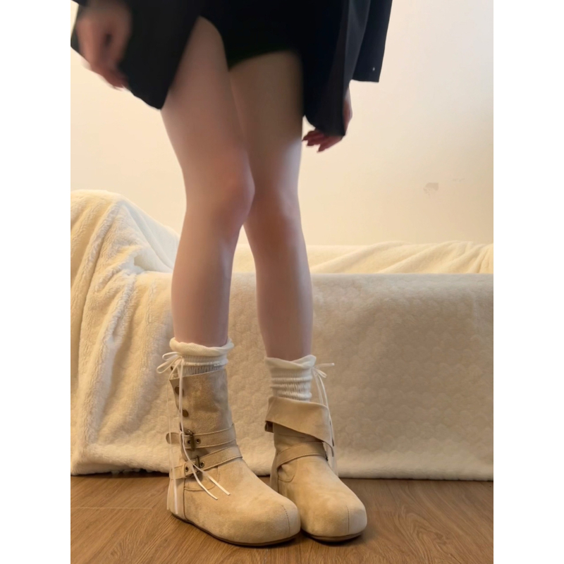 Női Queen Style retro csizmák PU felsőrésszel, gumi talppal, magas szár, kerek orr, pull-on zárás