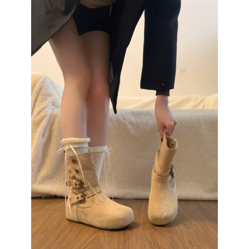 Női Queen Style retro csizmák PU felsőrésszel, gumi talppal, magas szár, kerek orr, pull-on zárás