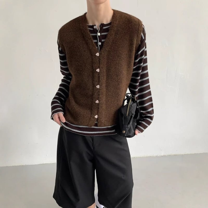 Unisex be rankovių megztinė liemenė su V kaklu, siaura silueta, užsegama mygtukais, medvilnės-poliesterio mišinio