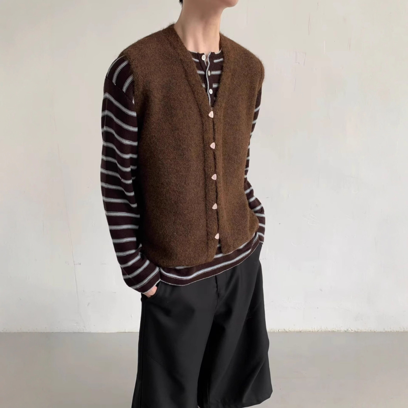 Unisex V-kaelusega kootud vest, varrukateta, kitsas lõige, nupudega, puuvill-poliesteri segu