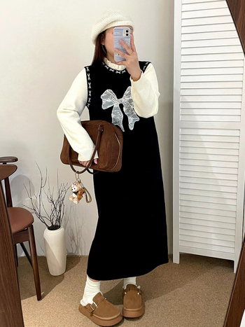 Hosszú ujjú pulóverruha kerek nyakkal, masnis jacquard mintával, Andy velvet anyag