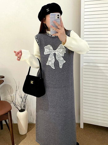 Hosszú ujjú pulóverruha kerek nyakkal, masnis jacquard mintával, Andy velvet anyag