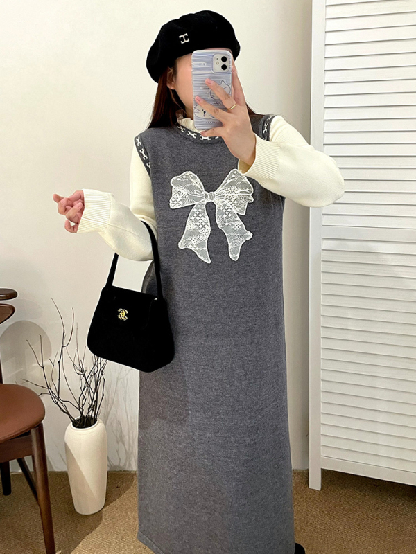 Hosszú ujjú pulóverruha kerek nyakkal, masnis jacquard mintával, Andy velvet anyag