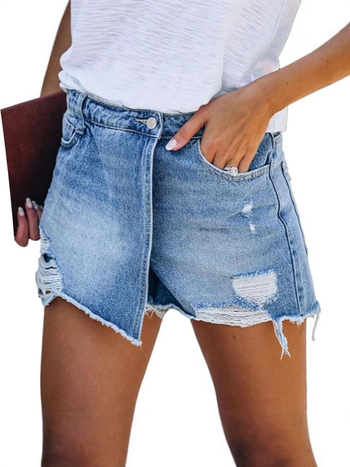 Capri džinsi ar taisnu piegriezumu, vidējā josta, kokvilnas-poliestera maisījums, kolāžas detaļas