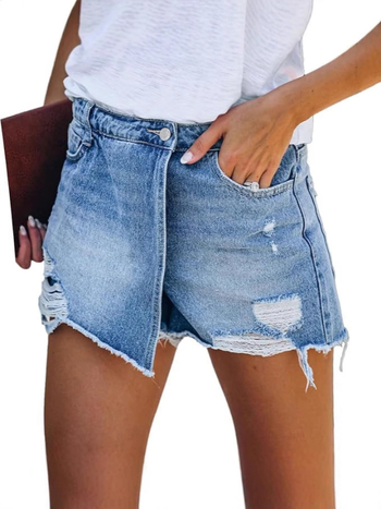 Capri džinsi ar taisnu piegriezumu, vidējā josta, kokvilnas-poliestera maisījums, kolāžas detaļas