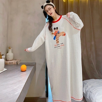 Kokvilnas naktskleita ar garām piedurknēm un karikatūru motīvu, brīva piegriezne – piemērota pavasarim un rudenim