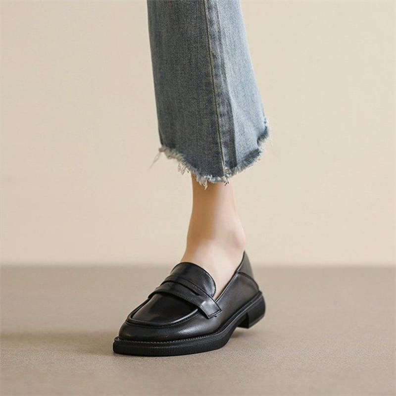 Ženske loaferice: retro stil, mikrovlaknen gornji dio, zaobljena špička, slip-on, niska peta, gumeni potplat