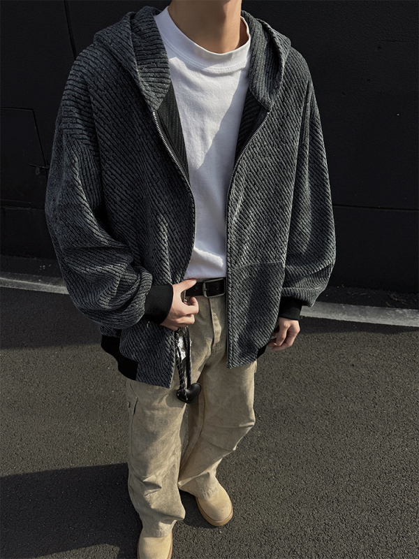 Csíkos kötött modellű dzseki kapucnival, cipzárral, poliészter anyag, laza szabás