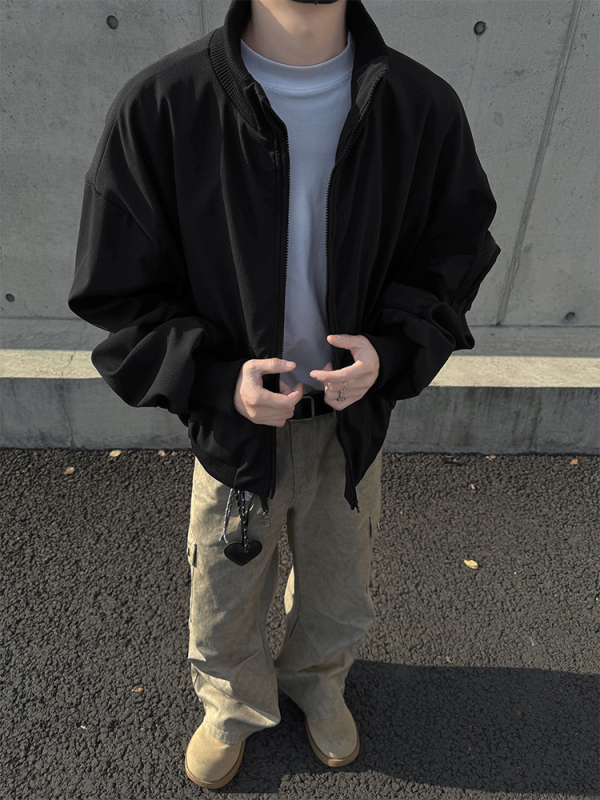 Csíkos kötött modellű dzseki kapucnival, cipzárral, poliészter anyag, laza szabás