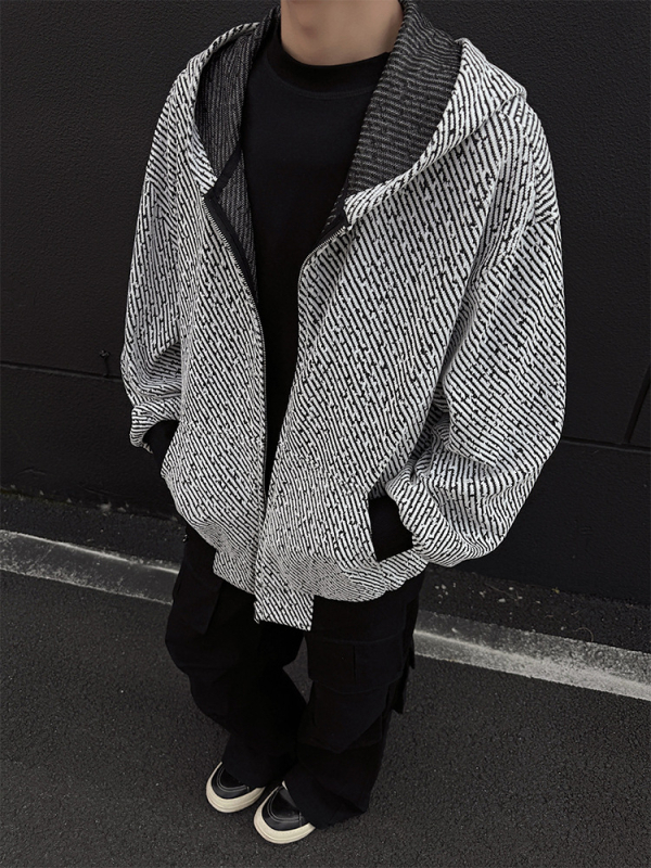 Csíkos kötött modellű dzseki kapucnival, cipzárral, poliészter anyag, laza szabás