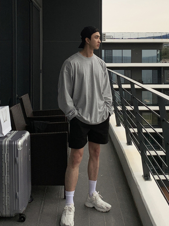 Asclo Korea stiilis vaba T-särk ümmarguse kaelusega, pikkade varrukatega, 96% puuvillane