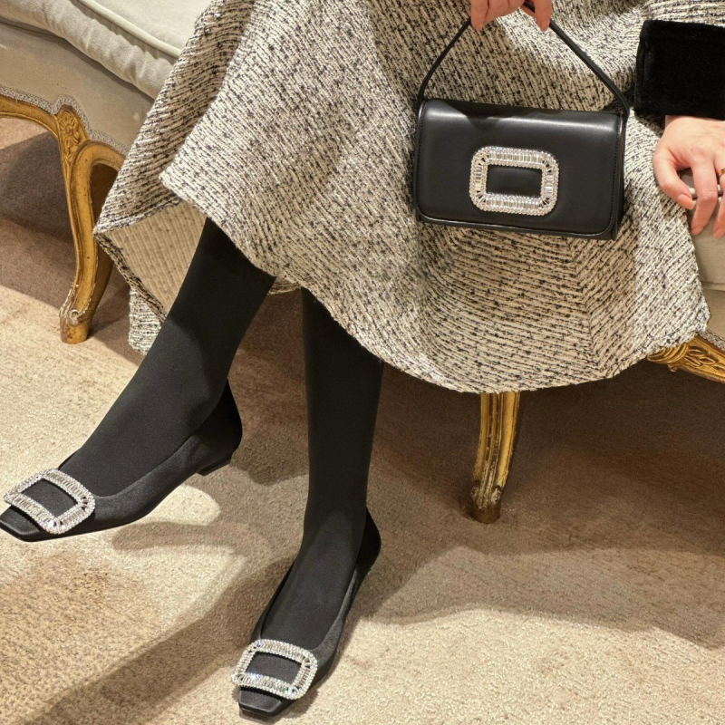 CHAOFUREN Női Mary Jane lapos cipő – szatén felsőrész, négyszögletes orr, alacsony sarok (<3 cm), belső juhbőr