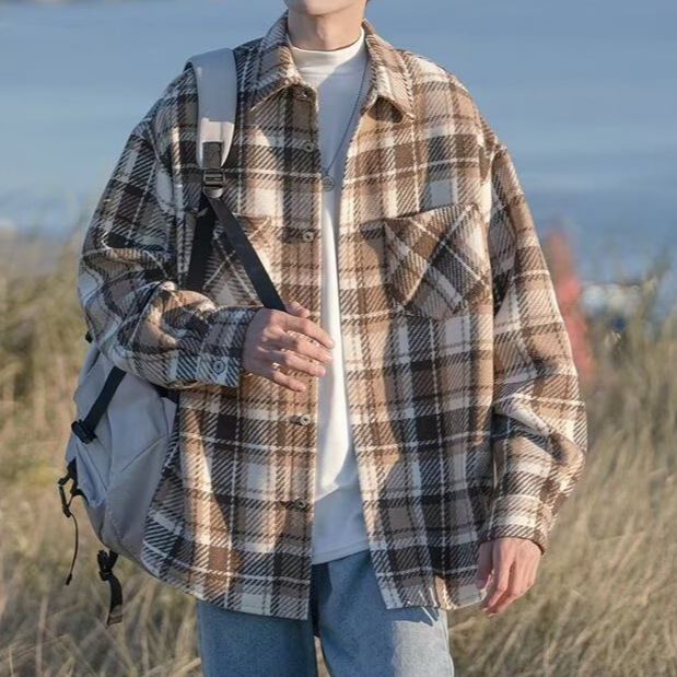 Dzseki Hongkong-stílusban, kockás minta, gallér lapel, laza szabásvonal, egysoros gombolás