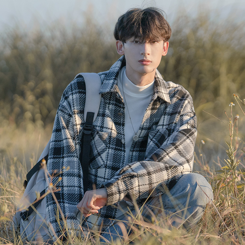 Dzseki Hongkong-stílusban, kockás minta, gallér lapel, laza szabásvonal, egysoros gombolás