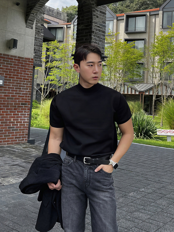 Kootud T-särk lühikeste käistega, ümmarguse kaelusega, polüester, ühtlane muster, lai laia lõige