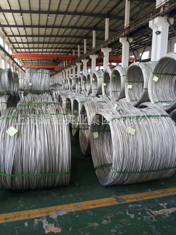 Rozsdamentes acél 1.4571, körkörös huzal tekercs, 2B felület, testreszabható, feldolgozható