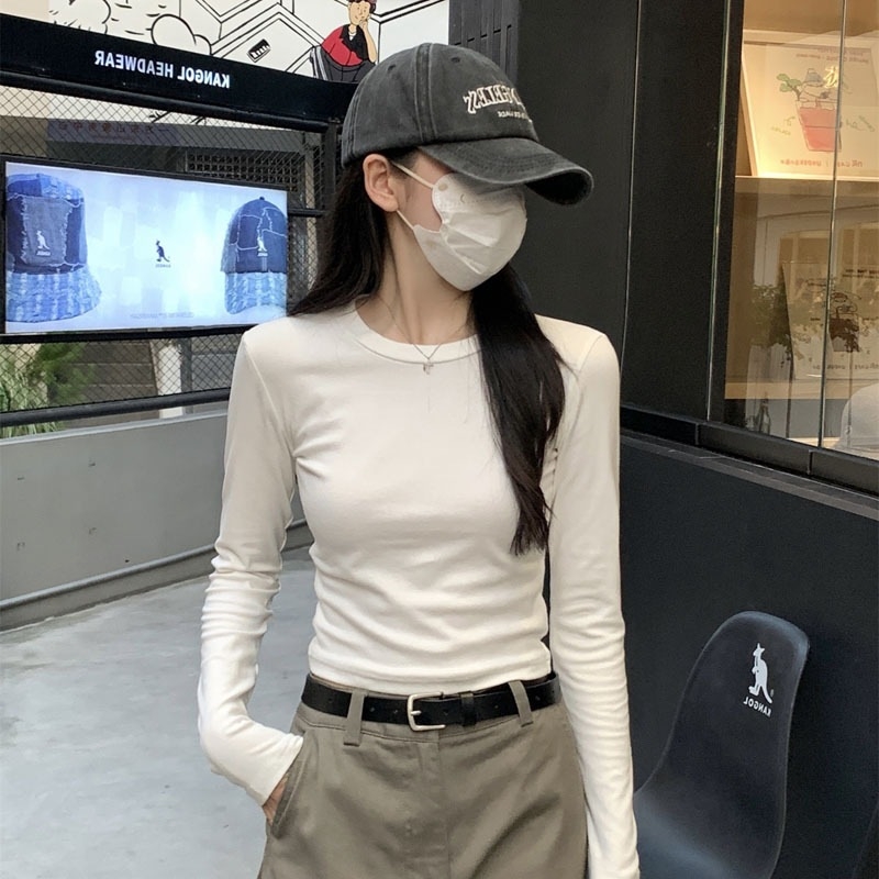 Pamuk-elastan majica slim-fit, dugi rukavi, okrugli izrez, kratka duljina