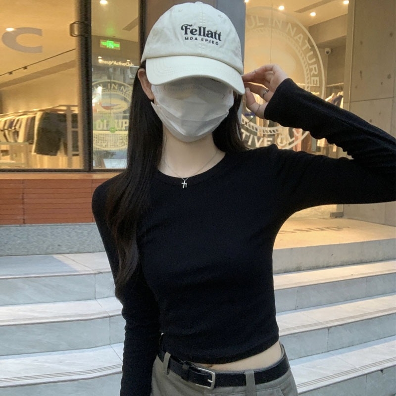 Pamuk-elastan majica slim-fit, dugi rukavi, okrugli izrez, kratka duljina