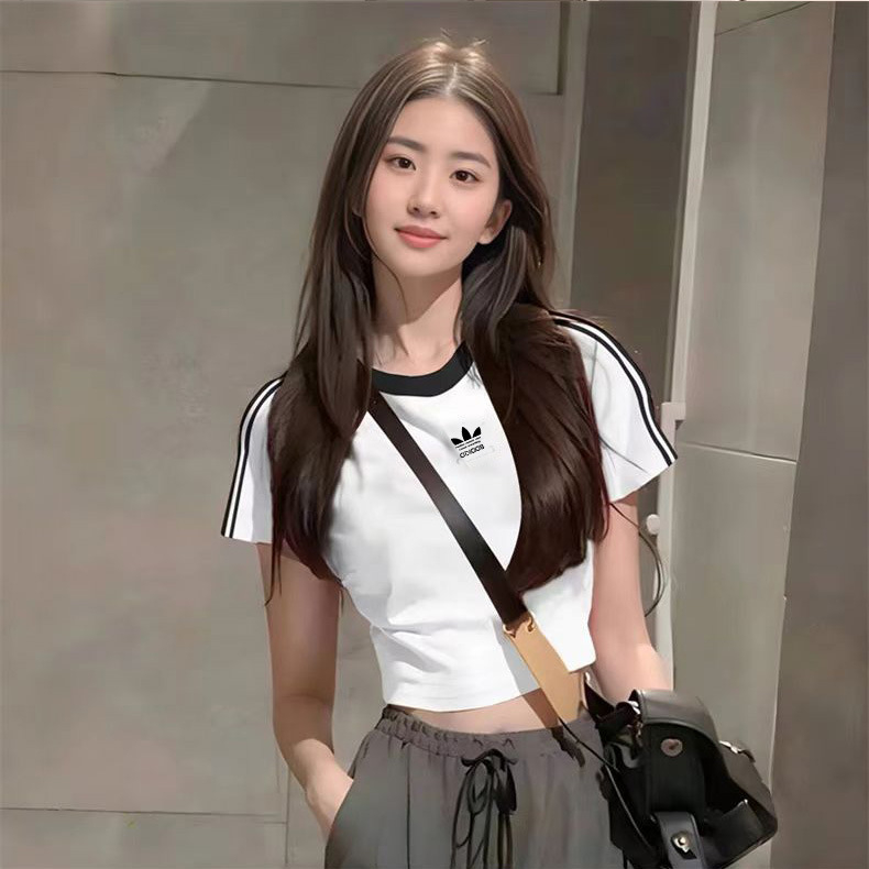 Majica kratkih rukava s trojliskom deteljicom, uski kroj, okrugli izrez, pamuk-elastan smjesa